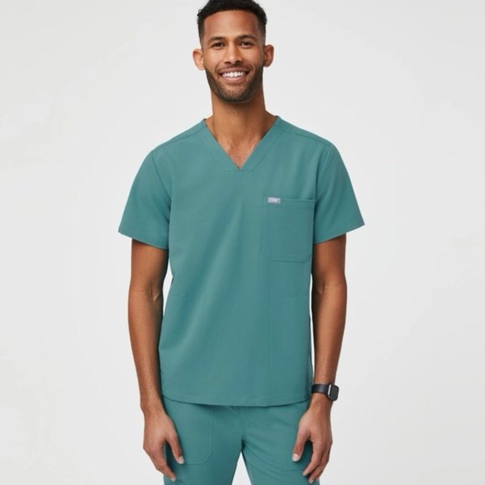 FIGS Technical Catarina One Pocket Scrub Top Mint Green Size Medium